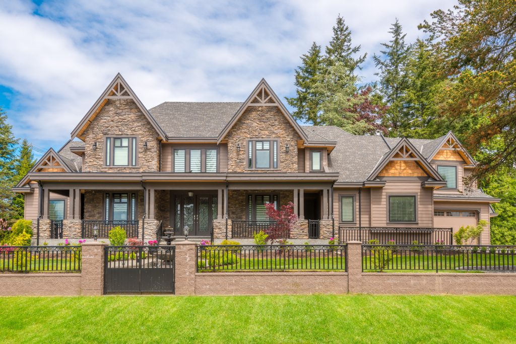 A photo of a luxury house.